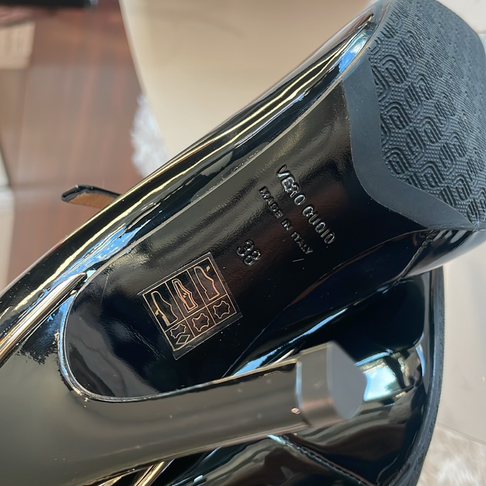Giovani Fabiani pump in black patent leather with gold accent - Picture 5 of 8